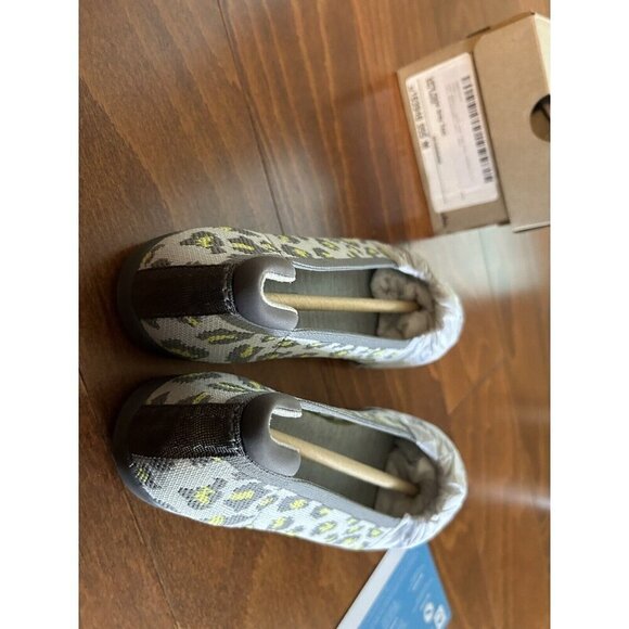 Clarks Women's Carly Hope Ballet Flat Grey Text Animal Print NEW 6 W - Picture 6 of 9